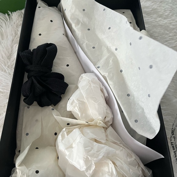 🎊SOLD🎉 Kate Spade Sneakers - Picture 3 of 11